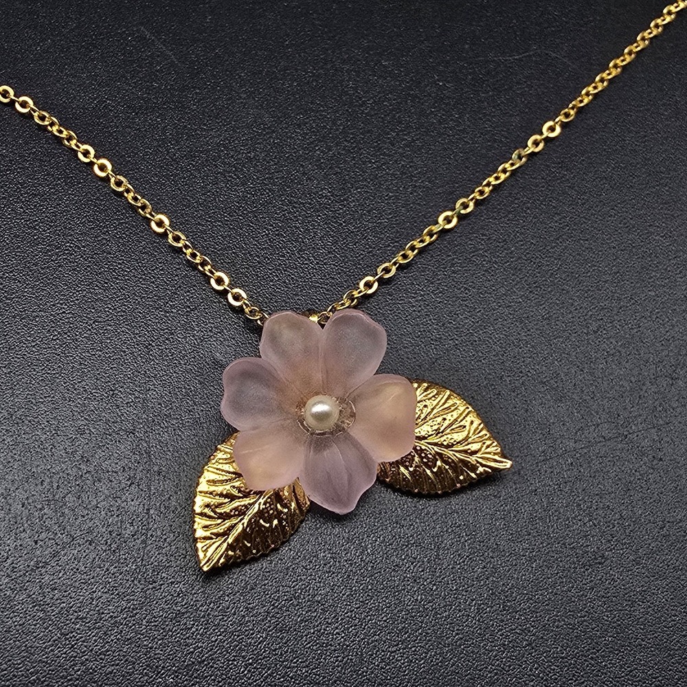 Pink Frosted Flower Necklace Gold Tone Vintage Costume Jewelry #1